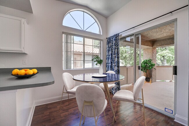 Foto del edificio - 5035 Twilight Canyon Rd