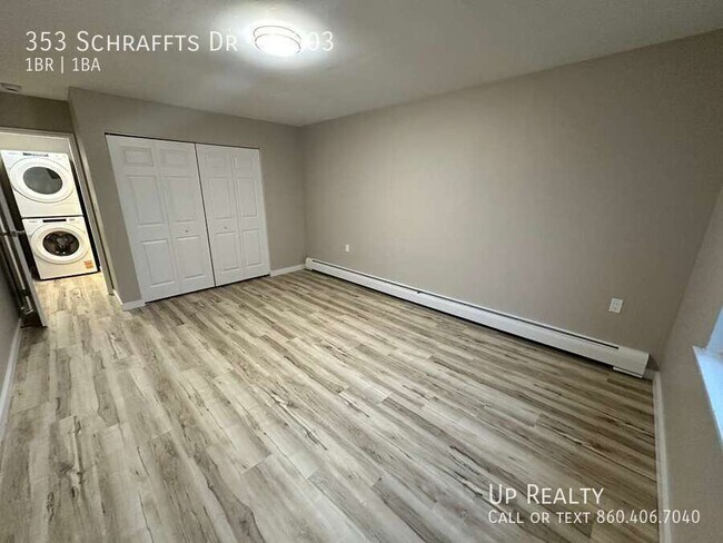 Building Photo - 353 Schraffts Dr