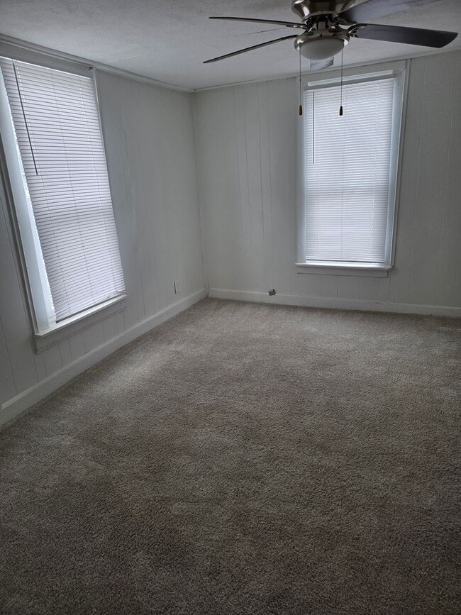 Foto del edificio - 547 E Union St