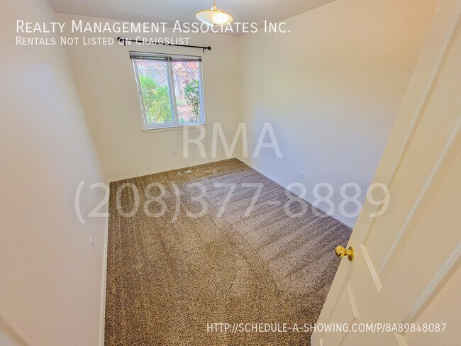 Foto del edificio - 3 Bedroom Duplex in Columbia Village!