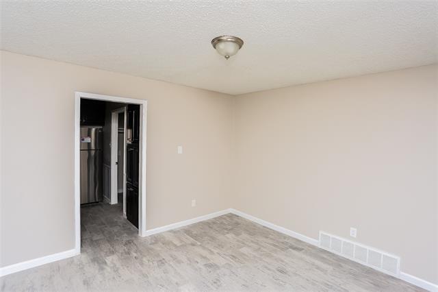 Foto del edificio - 5063 Tierney Ct N