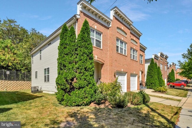 Building Photo - 4916 7th St NE