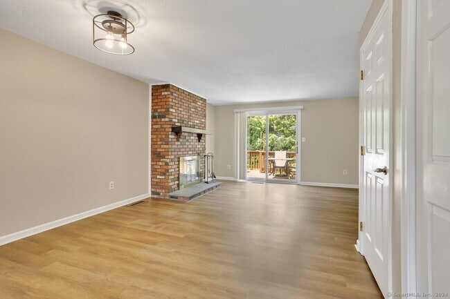 Foto del edificio - 141 Brighton Cir