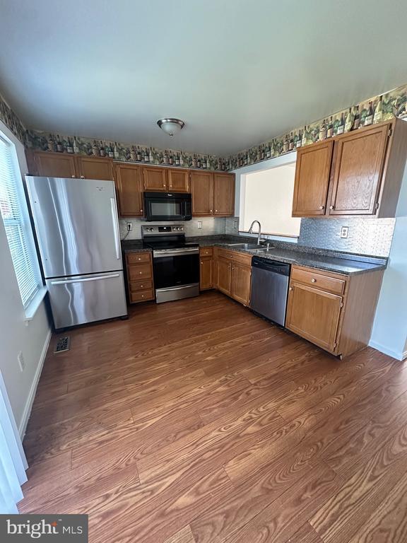 Building Photo - 1400 St Christopher Ct