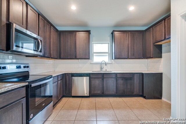 Foto del edificio - 2532 Smokey Cv