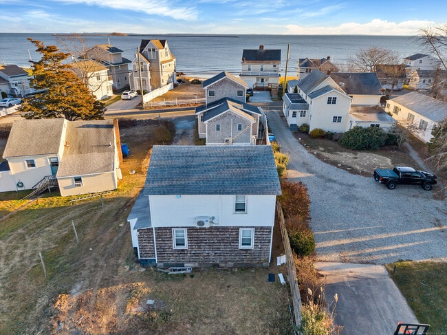 Building Photo - 176 Shore Rd
