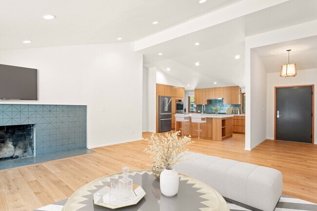 Foto del edificio - 4533 Collett Ave