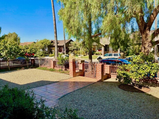 Foto del edificio - 2130 W 29th Pl