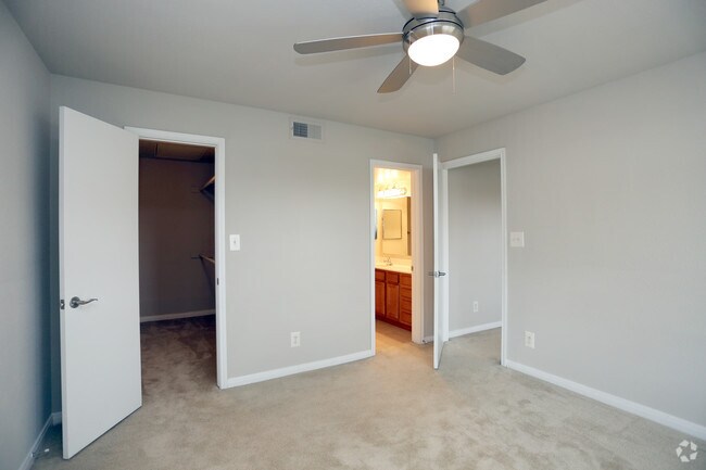 Bedroom - The Landing at Herndon