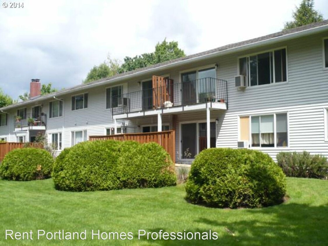 Primary Photo - 2 br, 1 bath House - 6815 SW Capitol Hill ...