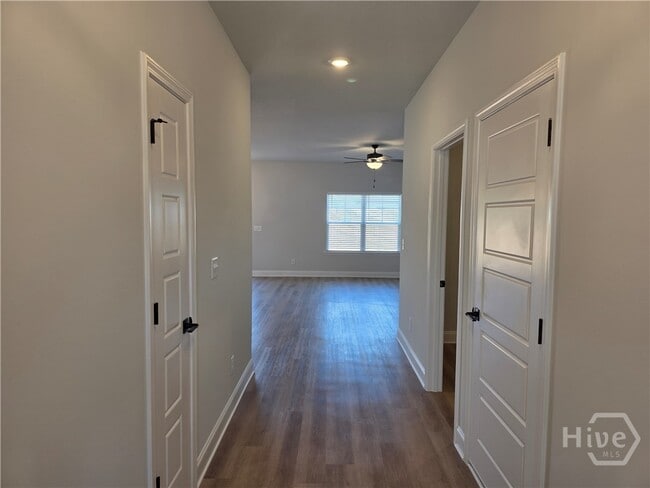 Building Photo - 330 Crosswinds Dr