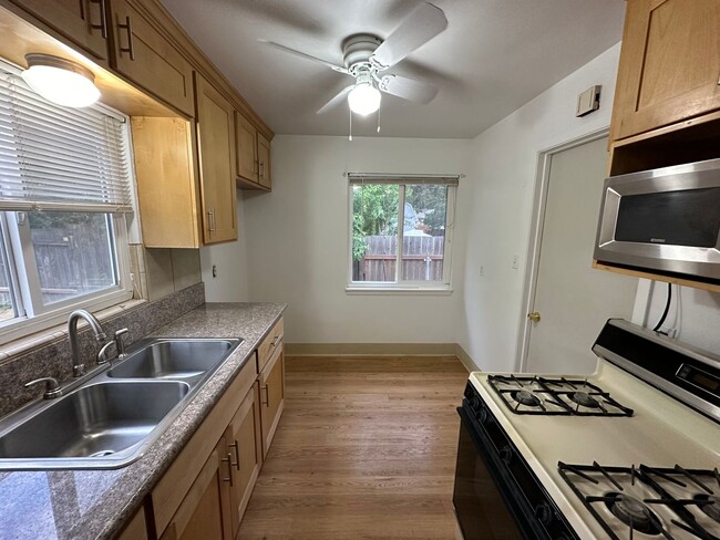 Building Photo - 409 Alameda Blvd - West Sacramento - 95691