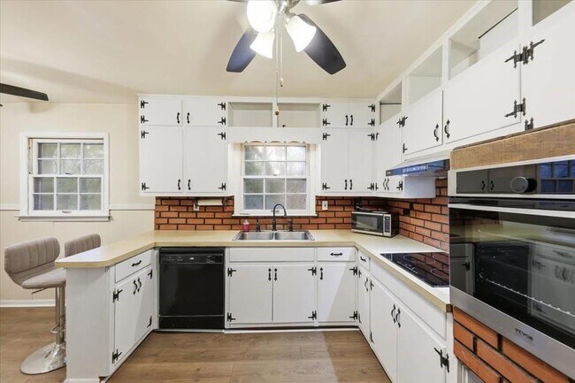 Foto del edificio - 8435 Campbellton Fairburn Rd