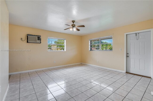 Foto del edificio - 5926 SW 27th St