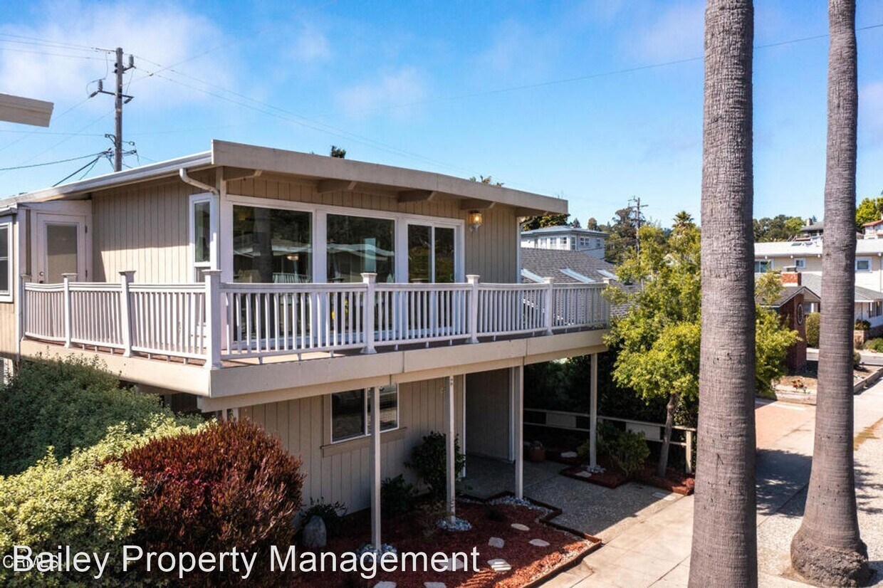 Foto principal - 3 br, 2 bath House - 205 Aptos Beach Drive