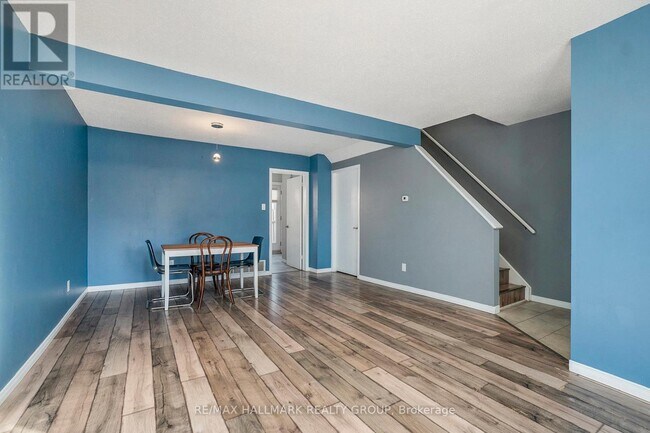 Building Photo - 6 Henfield Ave