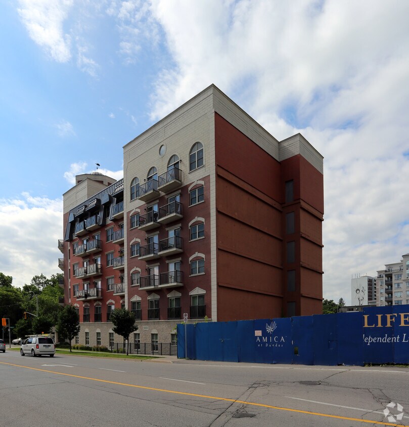 Amica of Dundas Apartments 50 Hatt St Hamilton, ON