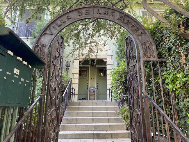 Foto del edificio - 1119 Hacienda Pl