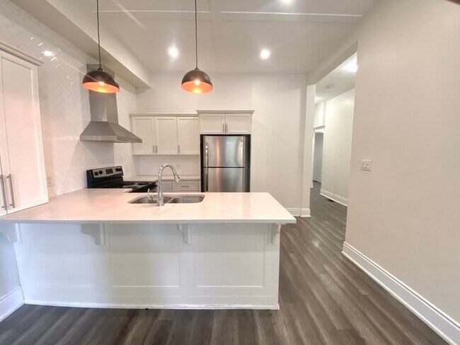 Photo du bâtiment - 85 Victoria Ave N