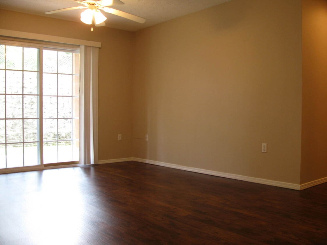 Primary Photo - Condominium in Academy Commons