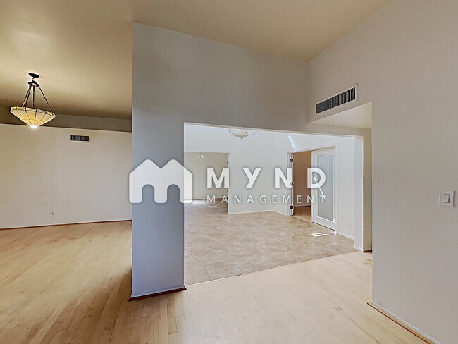 Building Photo - 7071 E Mcdonald Dr