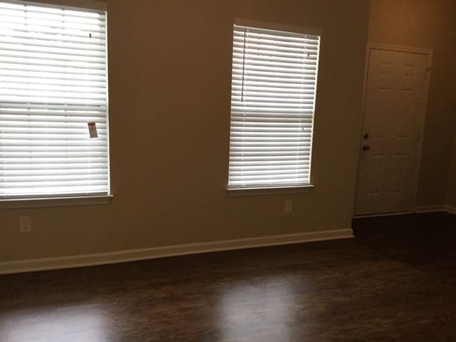 Building Photo - 4182 Clifftonville Ave SW