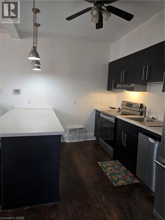 Building Photo - 10 Centre St