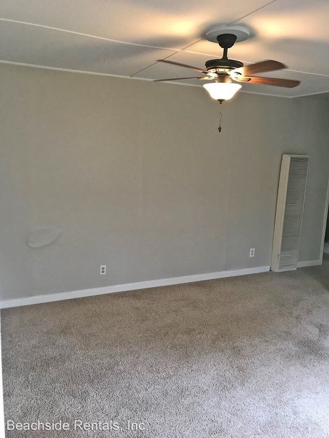 Building Photo - 410 Tulare Ave