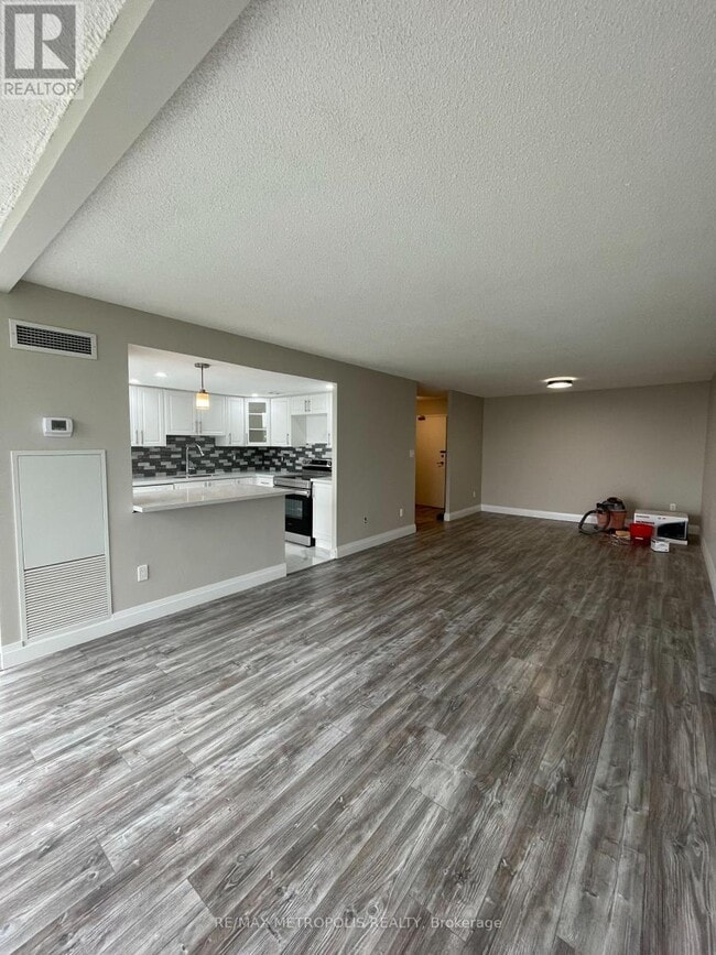 Building Photo - 350 Webb Dr