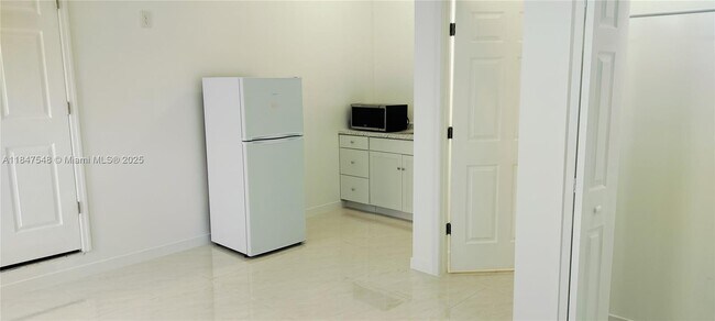 Building Photo - 14552 SW 158th Ct