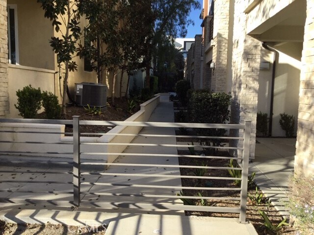 Building Photo - 723 Brooklyn Dr