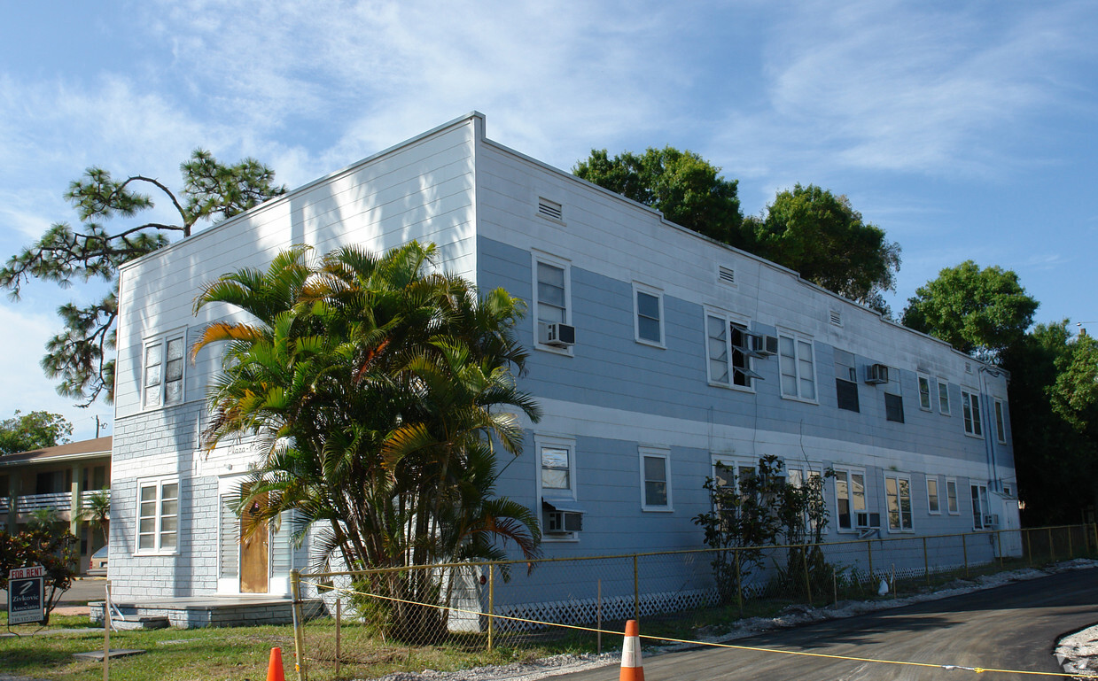 Primary Photo - Plaza-View Apartments