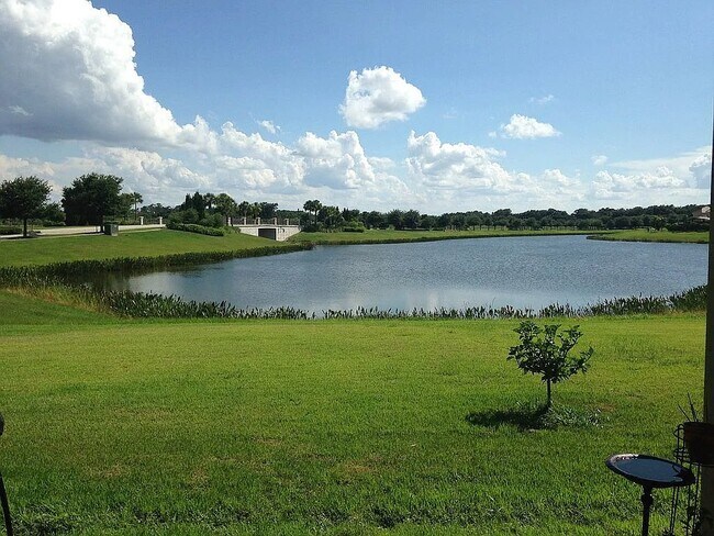 Foto del edificio - 3700 Paradiso Cir