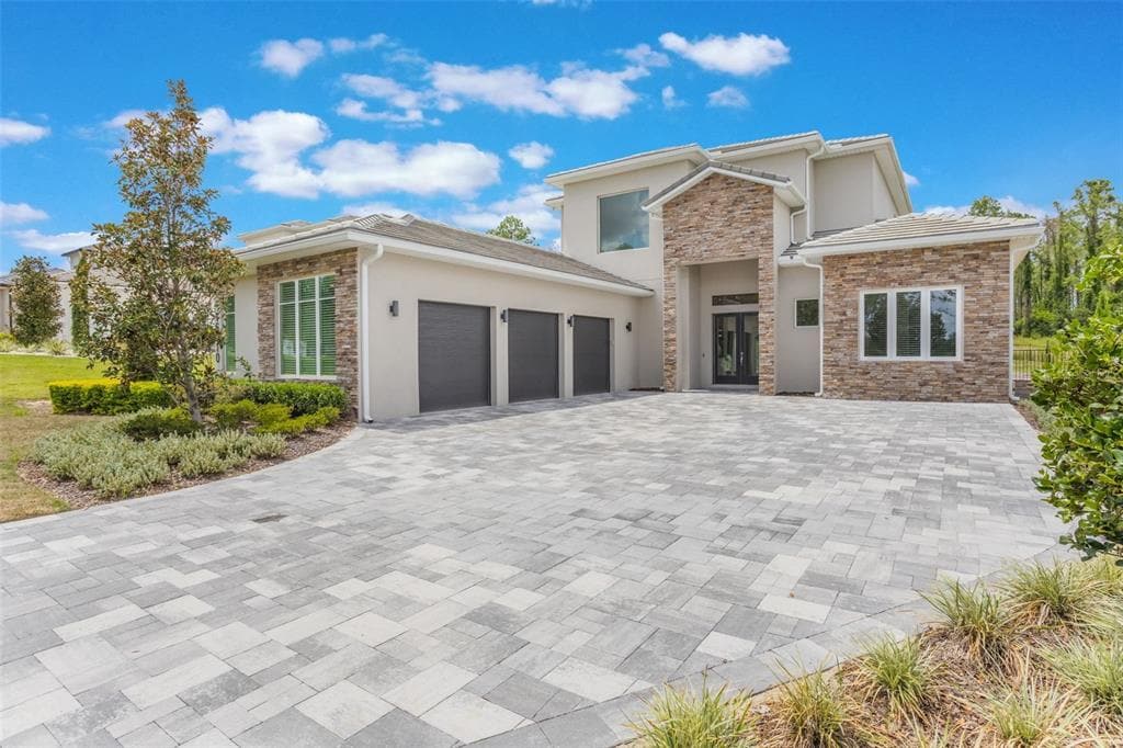 Primary Photo - 16110 Pendio Dr
