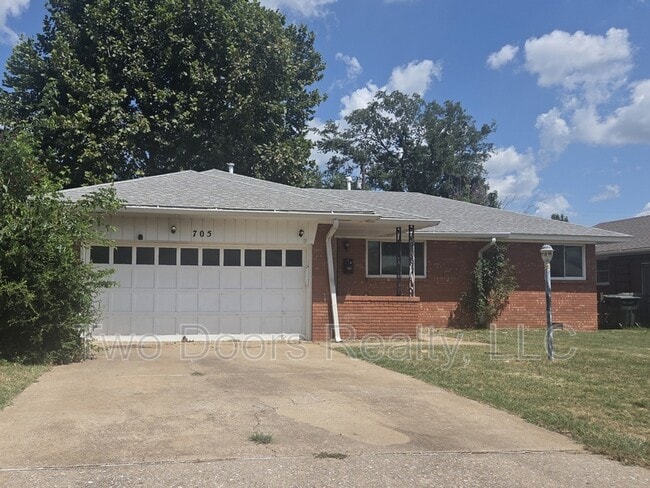 Photo - 705 E Carroll Ln House