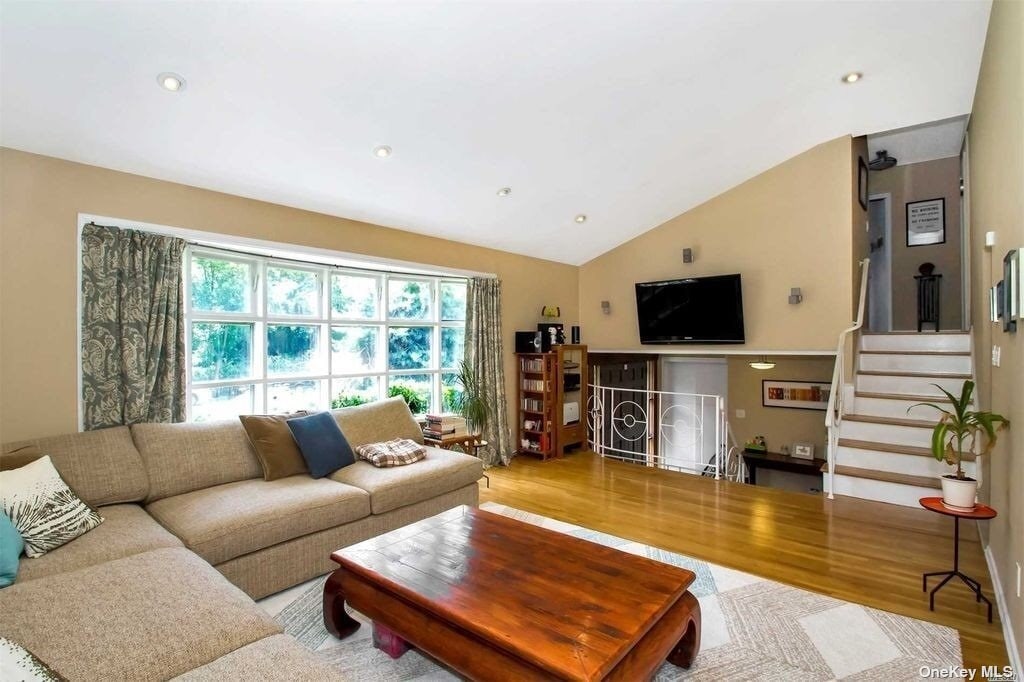 29 Village Dr Unit 1, Jericho, NY 11753 Apartments in Jericho, NY