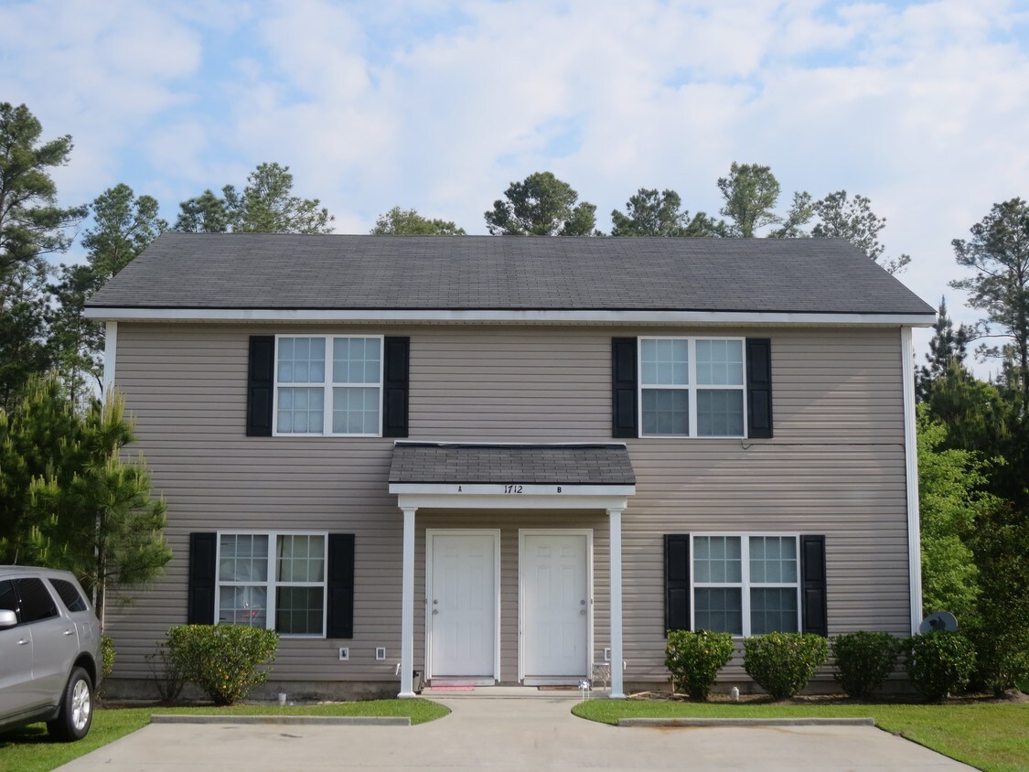 Primary Photo - 1712 Almond Tree Pl