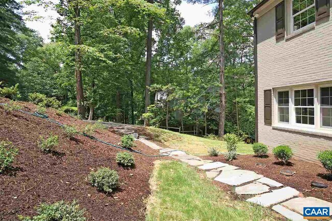 Building Photo - 1814 Yorktown Dr