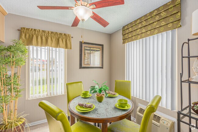 2 habitaciones, 2 baños - 840 pies cuadrados - Comedor - Welcome to Pacific Point!