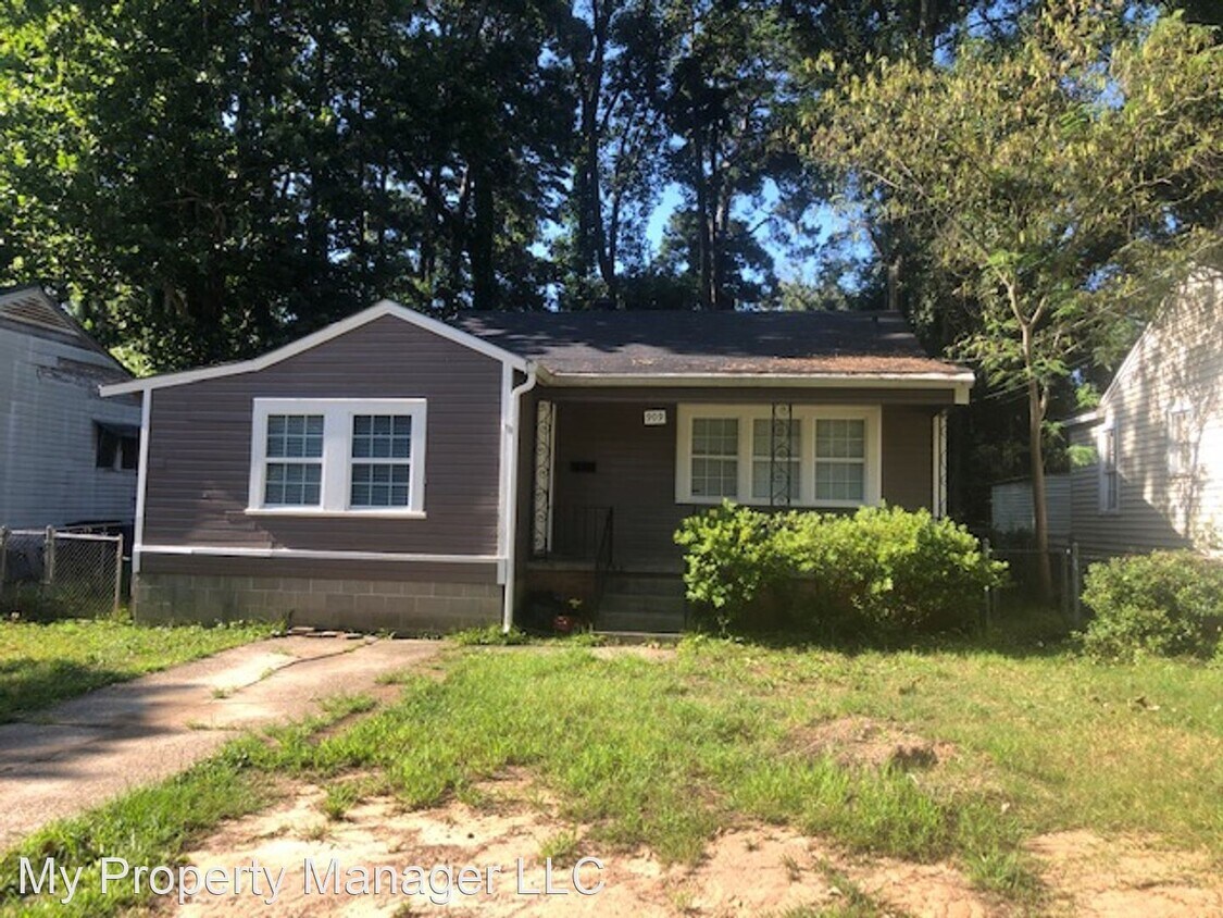 3 br, 1 bath House 909 Robinhood Street House for Rent in