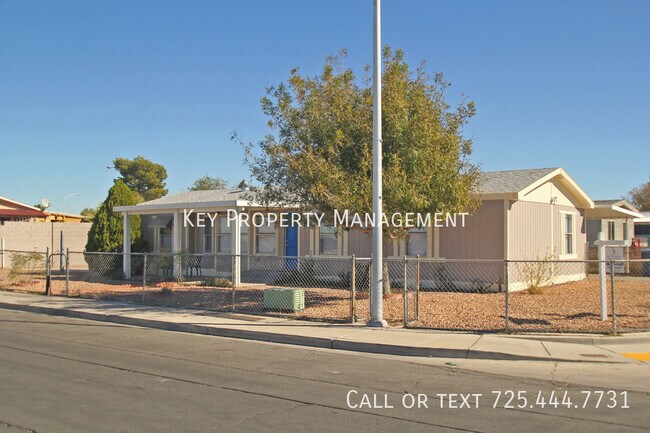Building Photo - SINGLE STORY 4 BR HOME W/ RV PARKING NEAR ...