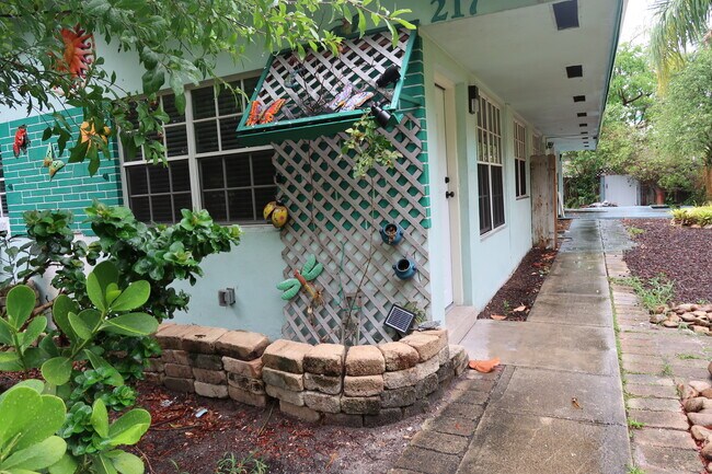 Foto del edificio - 217 SW 11th Ct