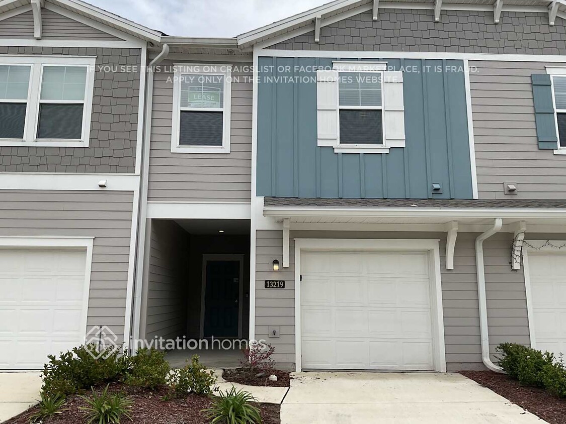 Foto principal - 13219 Shore Grass Dr