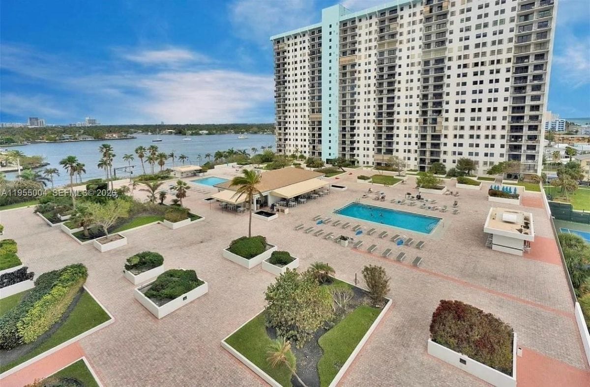 Foto del edificio - 1201 S Ocean Dr