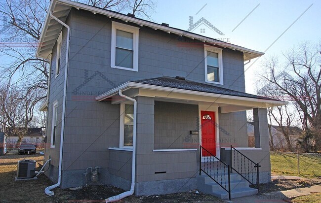 Foto del edificio - Home on Calumet:New Year, New Home: 50% Of...