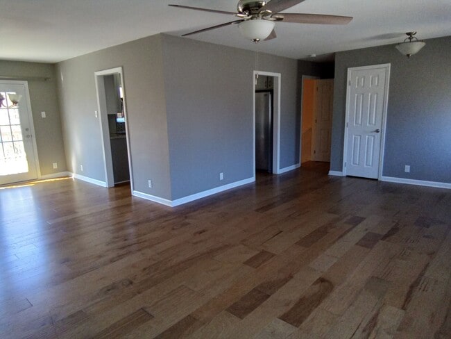 Foto del edificio - West Knoxville 37932 - 3 bedroom, 2 bath h...