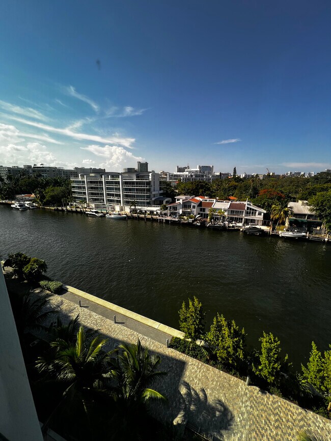 Foto del edificio - 1159 NW 5th St