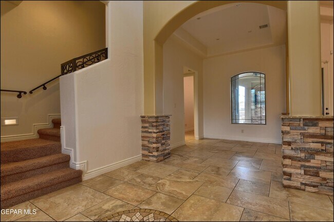 Foto del edificio - 6304 Franklin Trail Drive