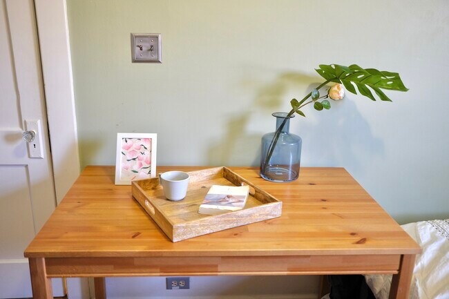 Foto del edificio - 1041 Mirror St