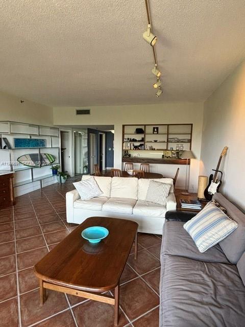 Foto del edificio - 201 Crandon Blvd